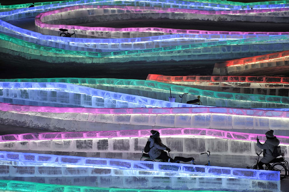 Hàng triệu người đổ về lễ hội băng đăng lớn nhất thế giới